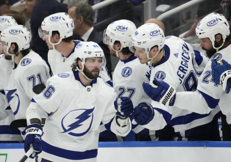 Дубль российского форварда помог «Тампе» одержать победу в матче НХЛ