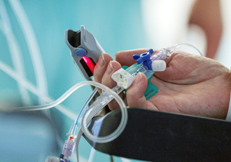 Ужин обернулся для женщины переломом ребер