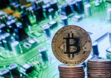 Биткоин подорожал на 5%