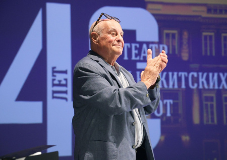 «Отбиться от бандитов нам помог Кобзон»: Розовский о театре, цензуре, ИИ