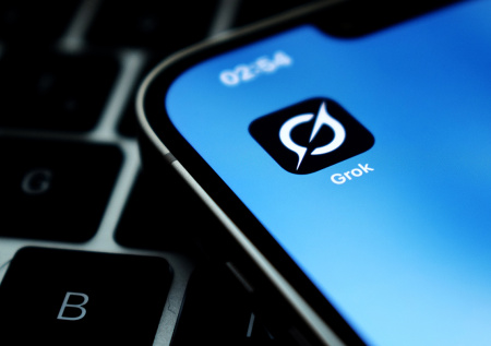 Малайзия заблокировала чат-бот Grok Илона Маска