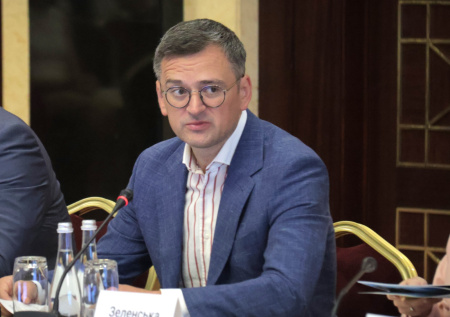 «Выстрел себе в ногу»: Кулеба о решении ЕС выделить Киеву €90 млрд