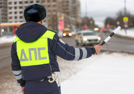 Пьяная женщина прокляла сотрудника ГАИ