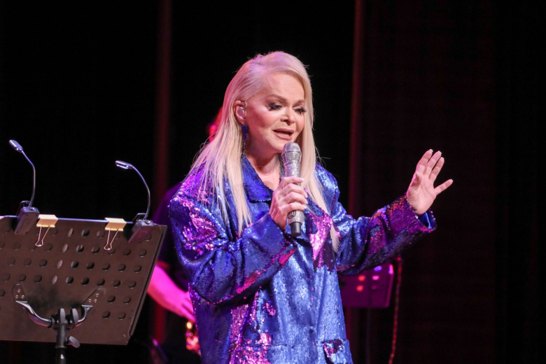 Лариса Долина