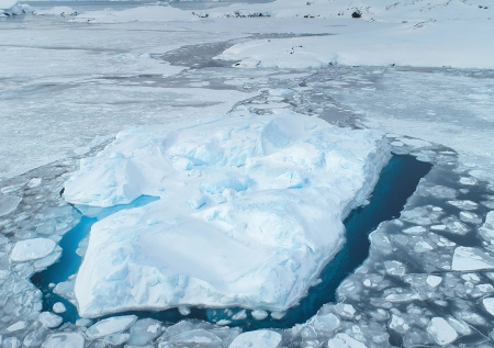 Рекордные снегопады на Аляске привели к затоплению судов