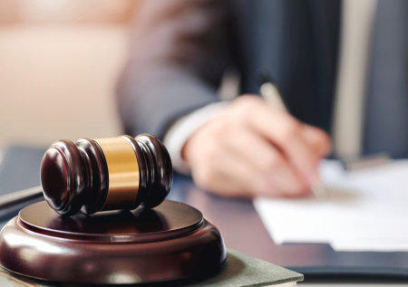 «Я знал, на что иду»: судью едва не убили за борьбу с педофилами