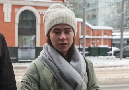 Митрошина прибыла в суд и попала на фото