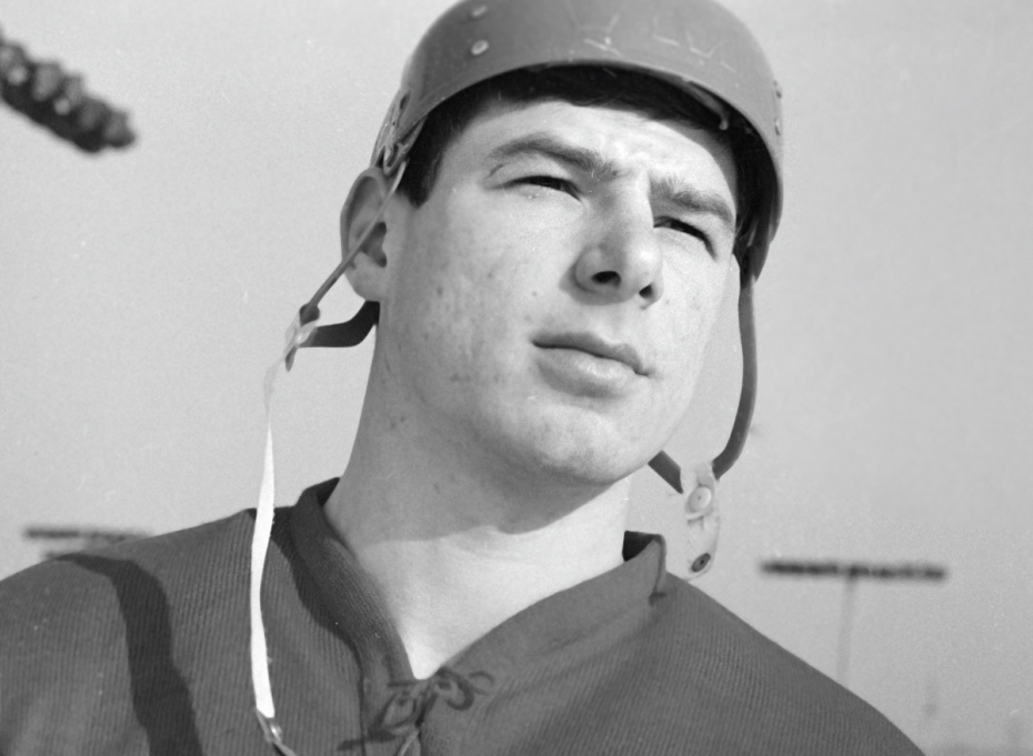 Нападающий сборной команды СССР по хоккею Валерий Харламов, 1969 год