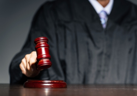 Боровшийся с педофилами экс-судья из Франции переехал в Россию после угроз