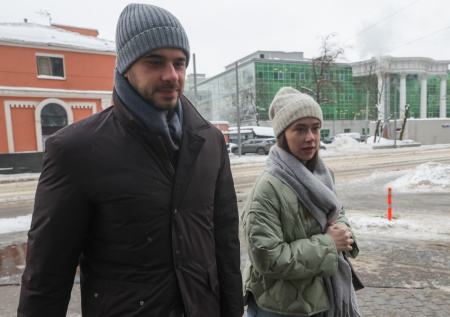 Митрошина прибыла в суд и попала на фото