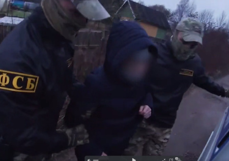 Опубликованы кадры задержания завербованной СБУ россиянки