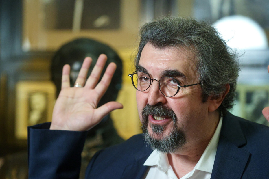 Игорь Золотовицкий во время сбора труппы МХТ им. Чехова