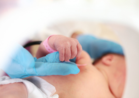 В новокузнецком роддоме обновили персонал после гибели младенцев