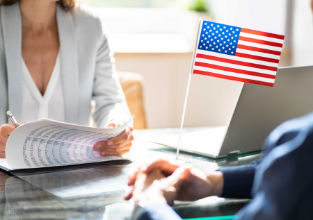 Россиянам раскрыли, чем обернется приостановка выдачи виз в США