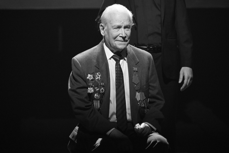 Виктор Рухманов