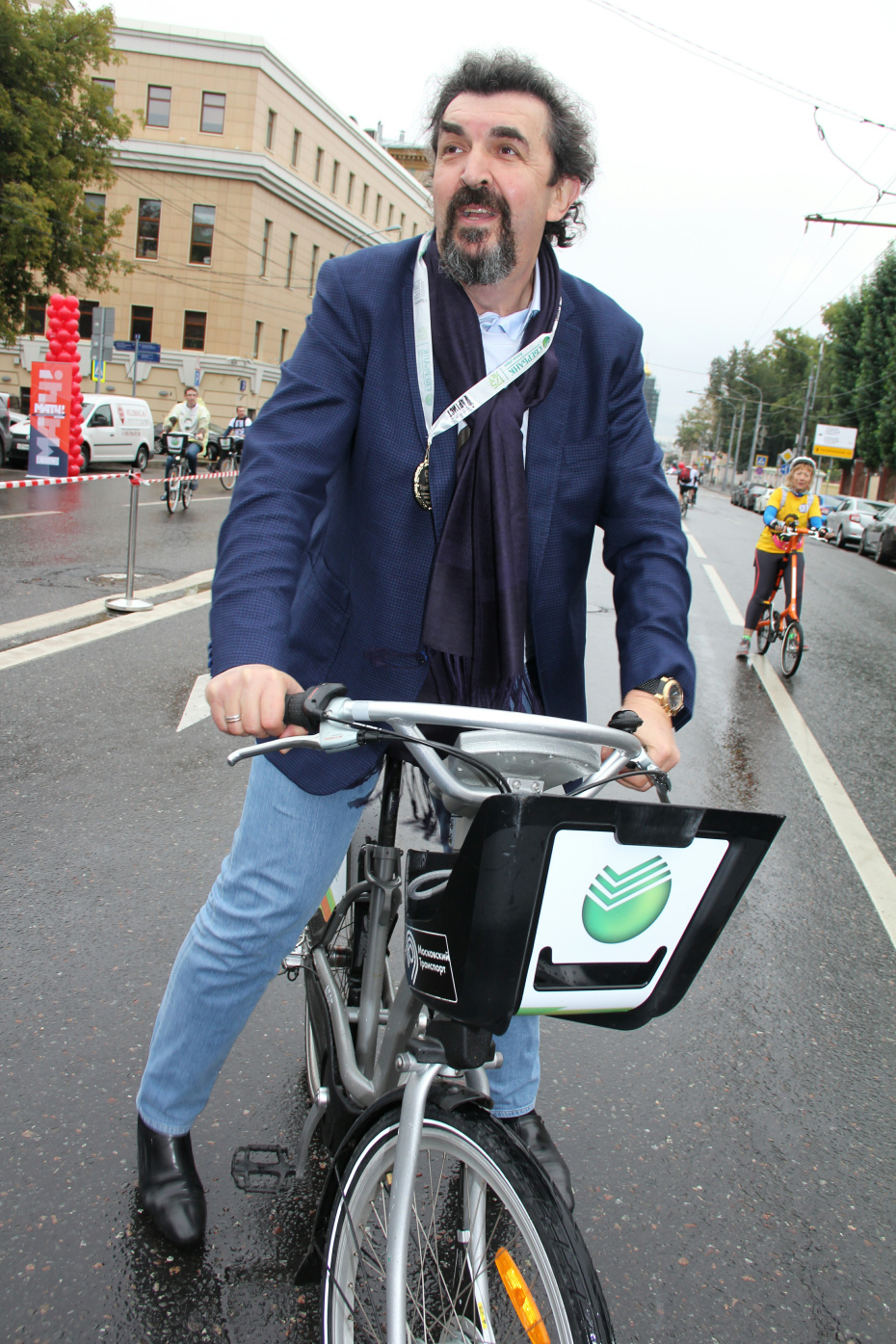Игорь Золотовицкий на первом театрализованном благотворительном велопробеге «Театр-ралли»