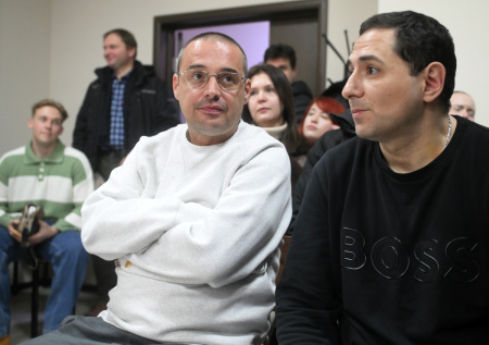 В Сети появилось видео с Гуфом в зале суда