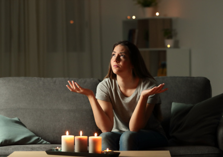 Центральные районы европейского города погрузились во тьму