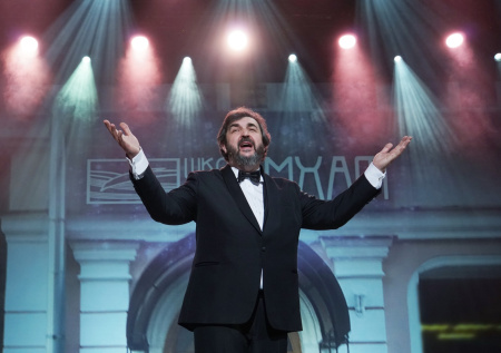 Стало известно, когда начали отменять спектакли с участием Золотовицкого