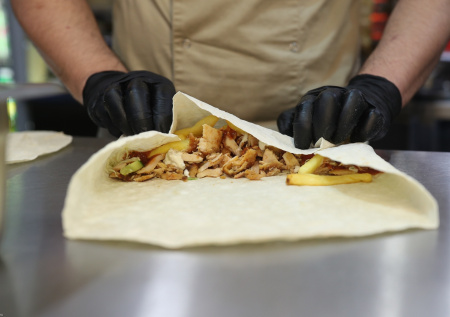 Ребенку попалась проволока в шаурме