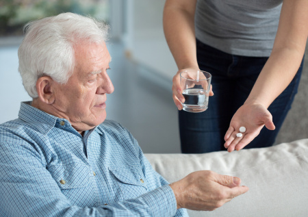 В России могут внедрить взносы с зарплат на уход за пенсионерами