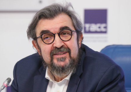 «Студенты его обожали»: каким был ректор Школы-студии МХАТ Золотовицкий