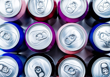 Энергетики: есть ли польза, кому категорически нельзя и когда можно