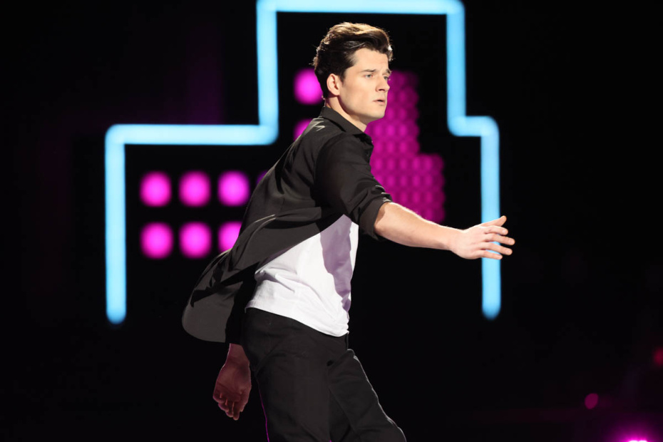 Иван Жвакин на съемках нового сезона шоу «Ледниковый период»