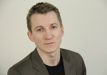 Уехал из РФ, лишился карьеры и ест просрочку: как живет Дмитрий Шаракоис