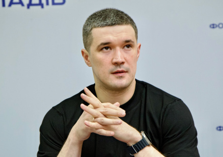 На Украине назвали министра обороны мошенником