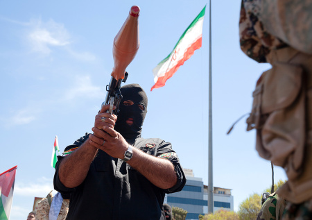 «Чтобы привести в чувство»: дипломат оценил готовность Ирана к удару по США