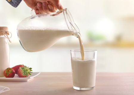 Диетолог ответила, какой вид молока лучше усваивается организмом