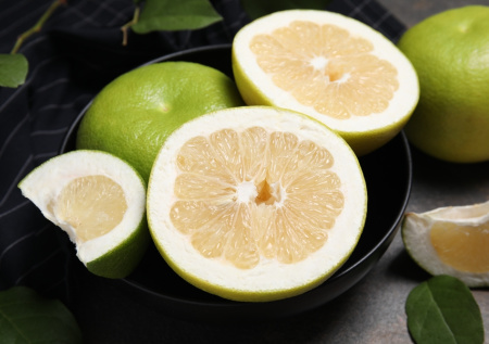 Тот самый гигант! Что такое помело, чем полезно и как выбрать сладкий плод