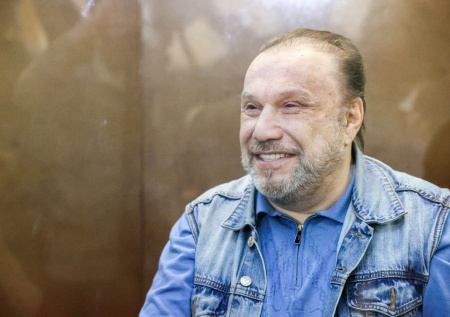 Шурин Лужкова Батурин вышел на свободу: за что он сидел, как живет, сестра