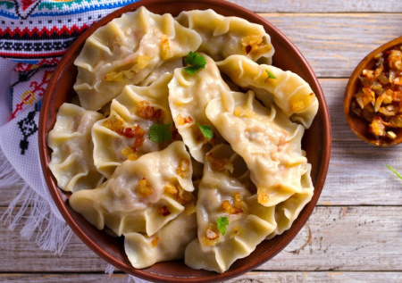 Постные вареники за 30 минут: рецепт из монастырской кухни с редкой мукой