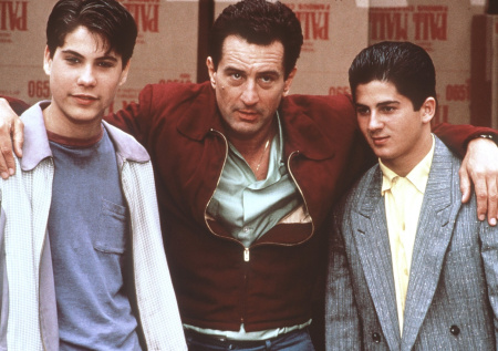 Итальянский канал выдал кадр из «Славных парней» за снимок иранской семьи