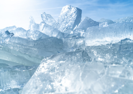 Снежная шуга устроила коллапс под Астраханью