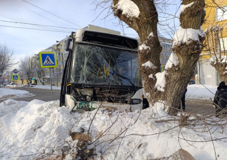 Семь пассажиров автобуса пострадали при столкновении с легковушкой в Муроме