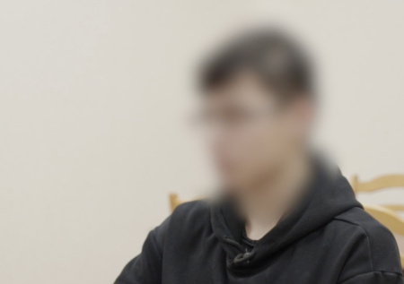 Стало известно о поимке завербованных через чаты для знакомств подростков