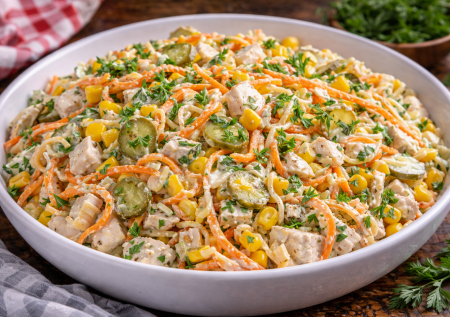 Салат «Мечта» у меня дежурный: он просто вкуснейший — легкий, сочный и всегда к месту