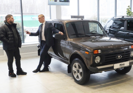 Расходы россиян на покупку новых автомобилей сократились на 11%