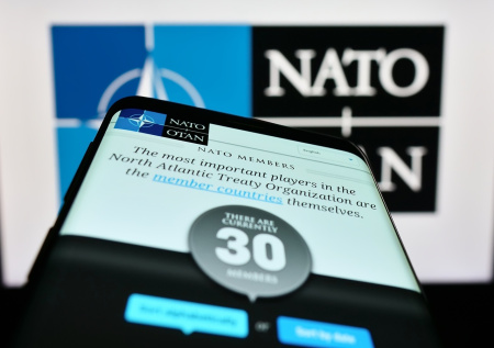 НАТО удалила с сайта брифинг с провокационными заявлениями