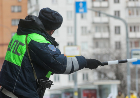 Пули в колесах заставили водителя Porsche подчиниться ДПС
