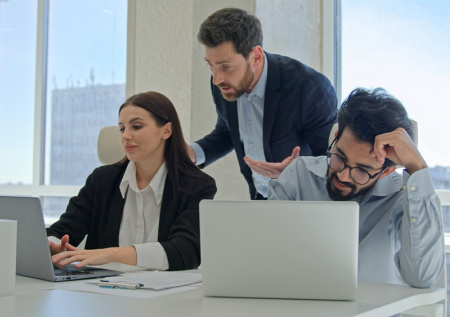 Раскрыто, как часто начальники создают нездоровую атмосферу на работе