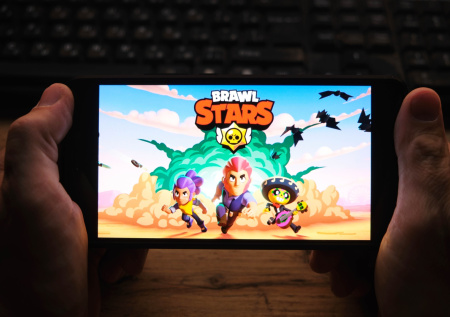 Популярная детская игра «легла» в России