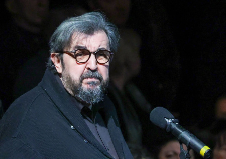 «Похудевший и в парике»: Гришковец о стойкости Золотовицкого на сцене