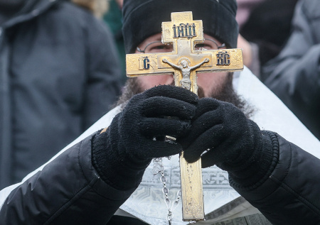 Приметы 19 января — Крещение Господне: морозы, купание в проруби и свадьбы