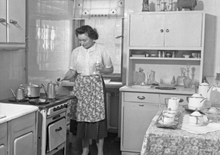 Стирка и уборка: первые стиральные машины-полуавтоматы и пылесосы