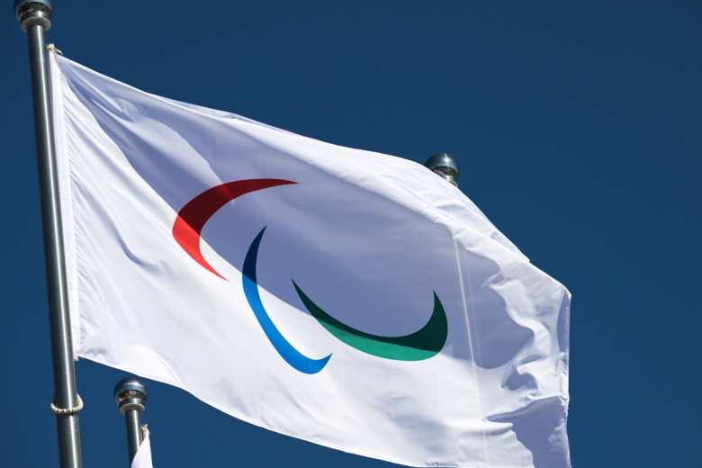 Флаг Паралимпийского комитета России