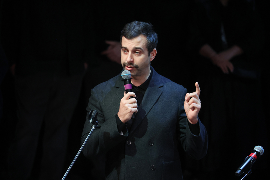 Иван Ургант на церемонии прощания с ректором Школы-студии МХАТ Игорем Золотовицким в МХТ имени А. П. Чехова в Москве